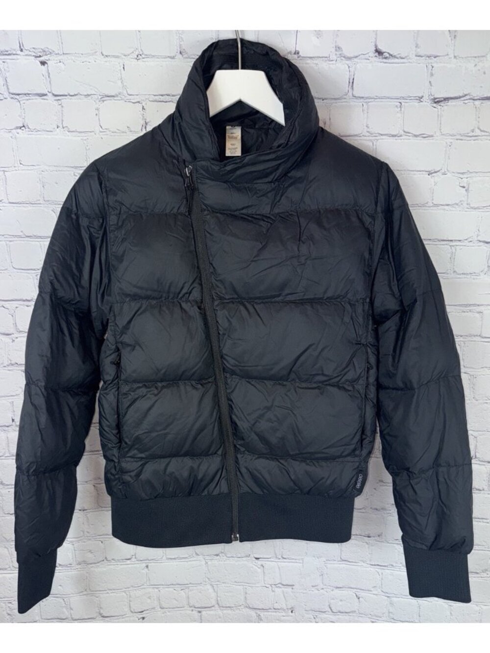 OISELLE Women’s Sz Small Asymmetrical Zip Black Jacket Coat Down Puffer Quilted